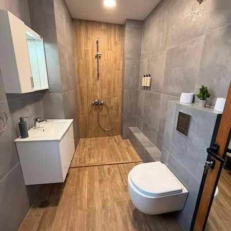 Apartamento House Ema 1